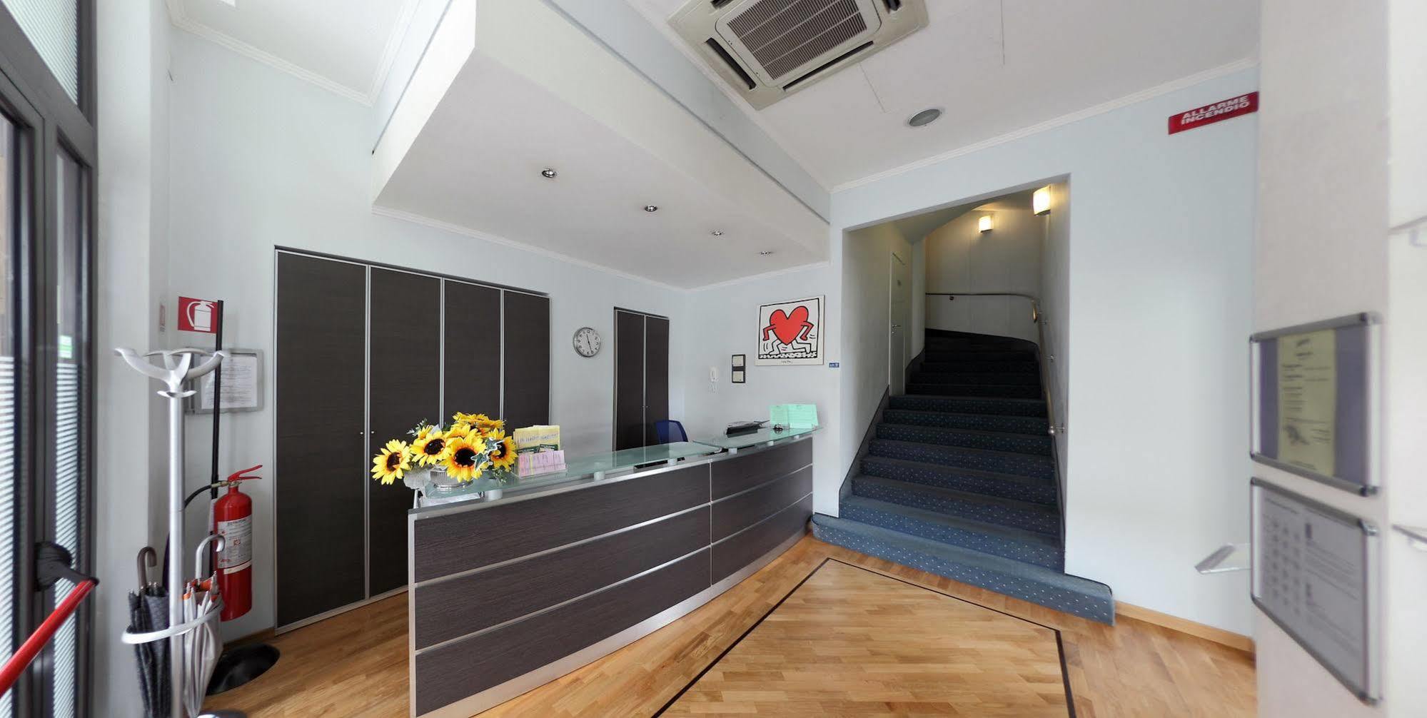 Hotel Ferrari Киавари Екстериор снимка