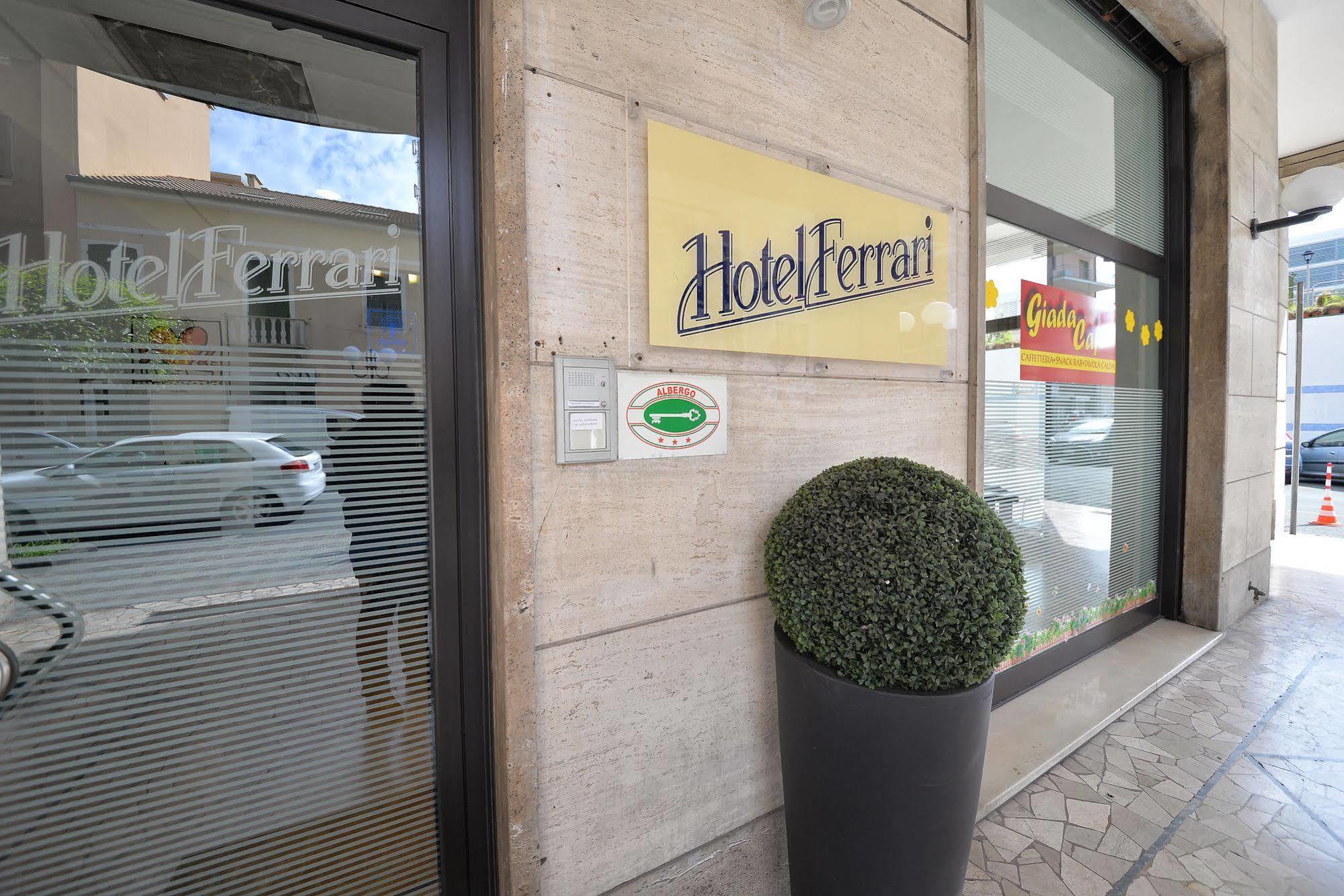 Hotel Ferrari Киавари Екстериор снимка