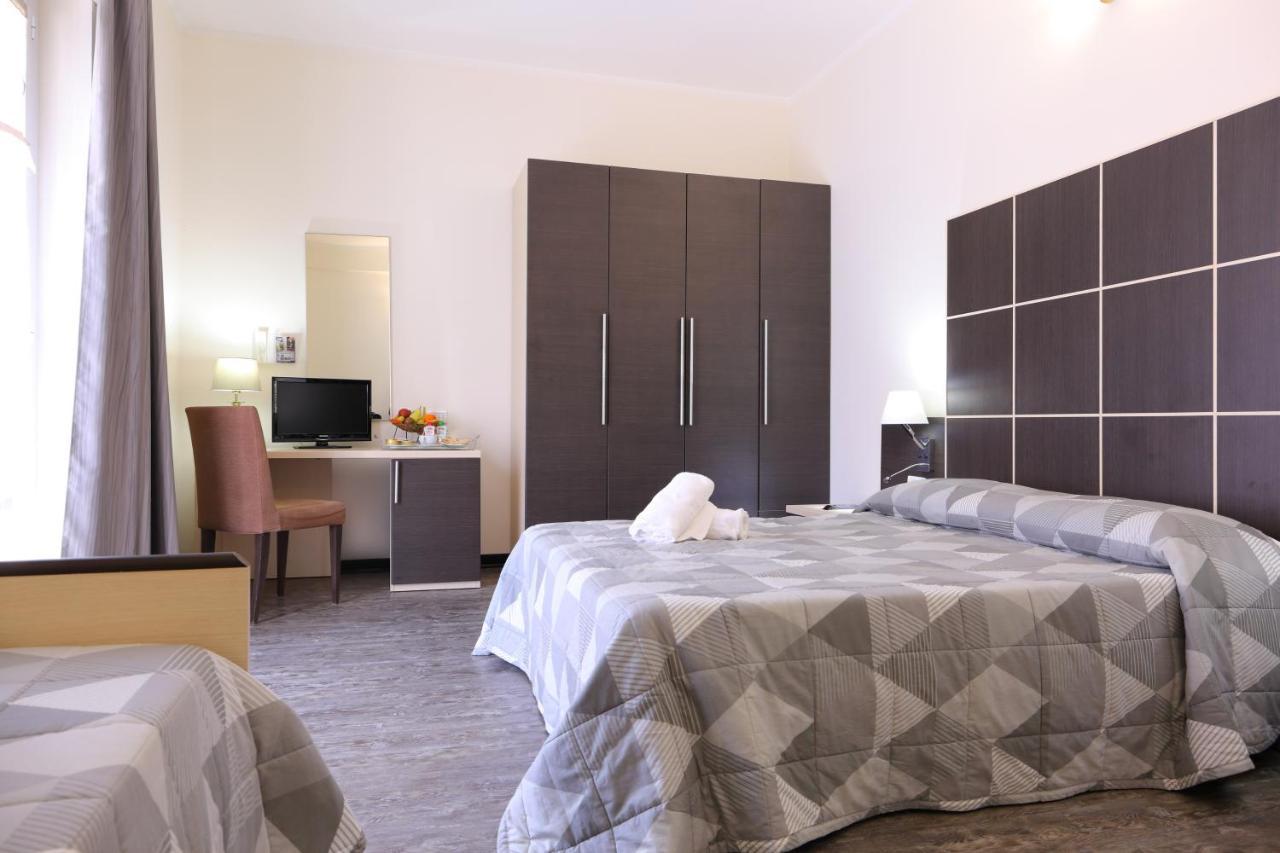 Hotel Ferrari Киавари Екстериор снимка