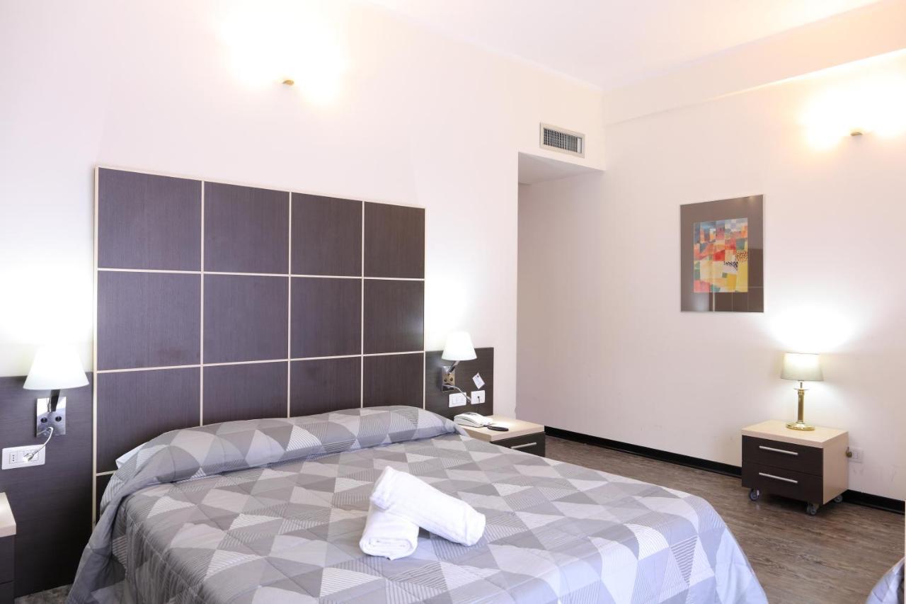 Hotel Ferrari Киавари Екстериор снимка