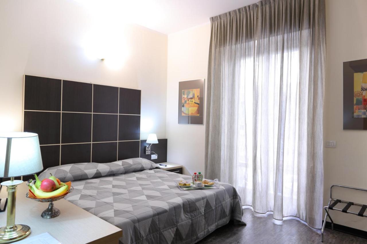 Hotel Ferrari Киавари Екстериор снимка