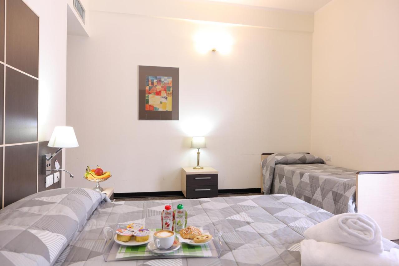 Hotel Ferrari Киавари Екстериор снимка