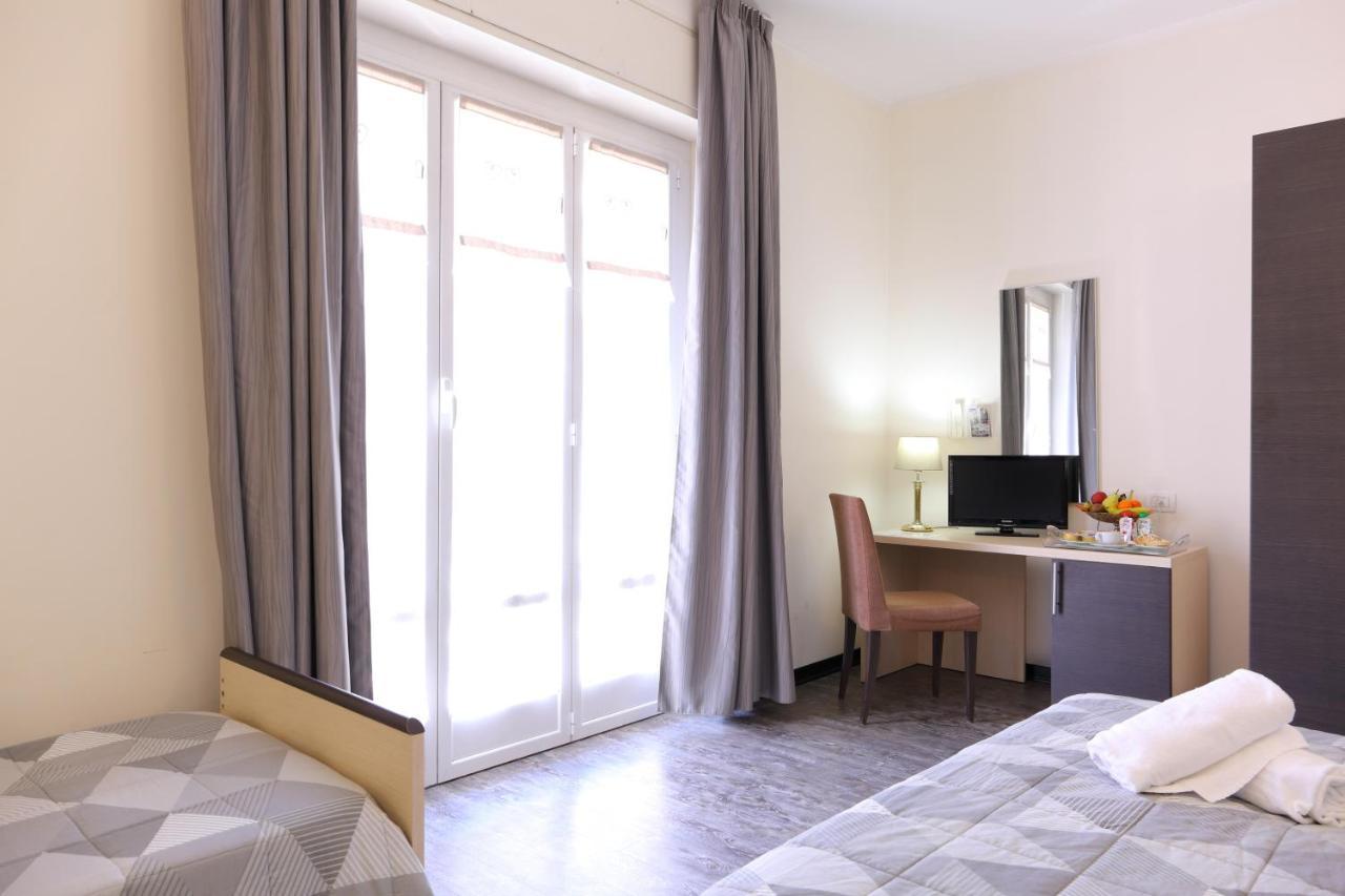 Hotel Ferrari Киавари Екстериор снимка