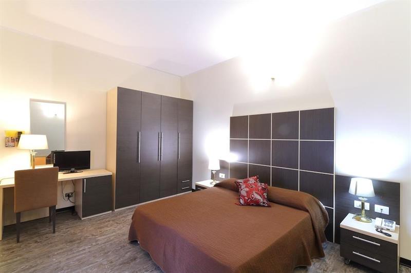 Hotel Ferrari Киавари Екстериор снимка