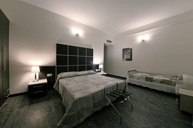 Hotel Ferrari Киавари Екстериор снимка